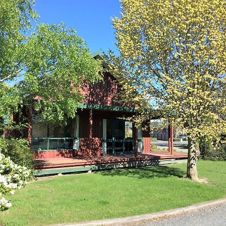 מת'בן Cedar Chalets And Barkers Lodge מראה חיצוני תמונה