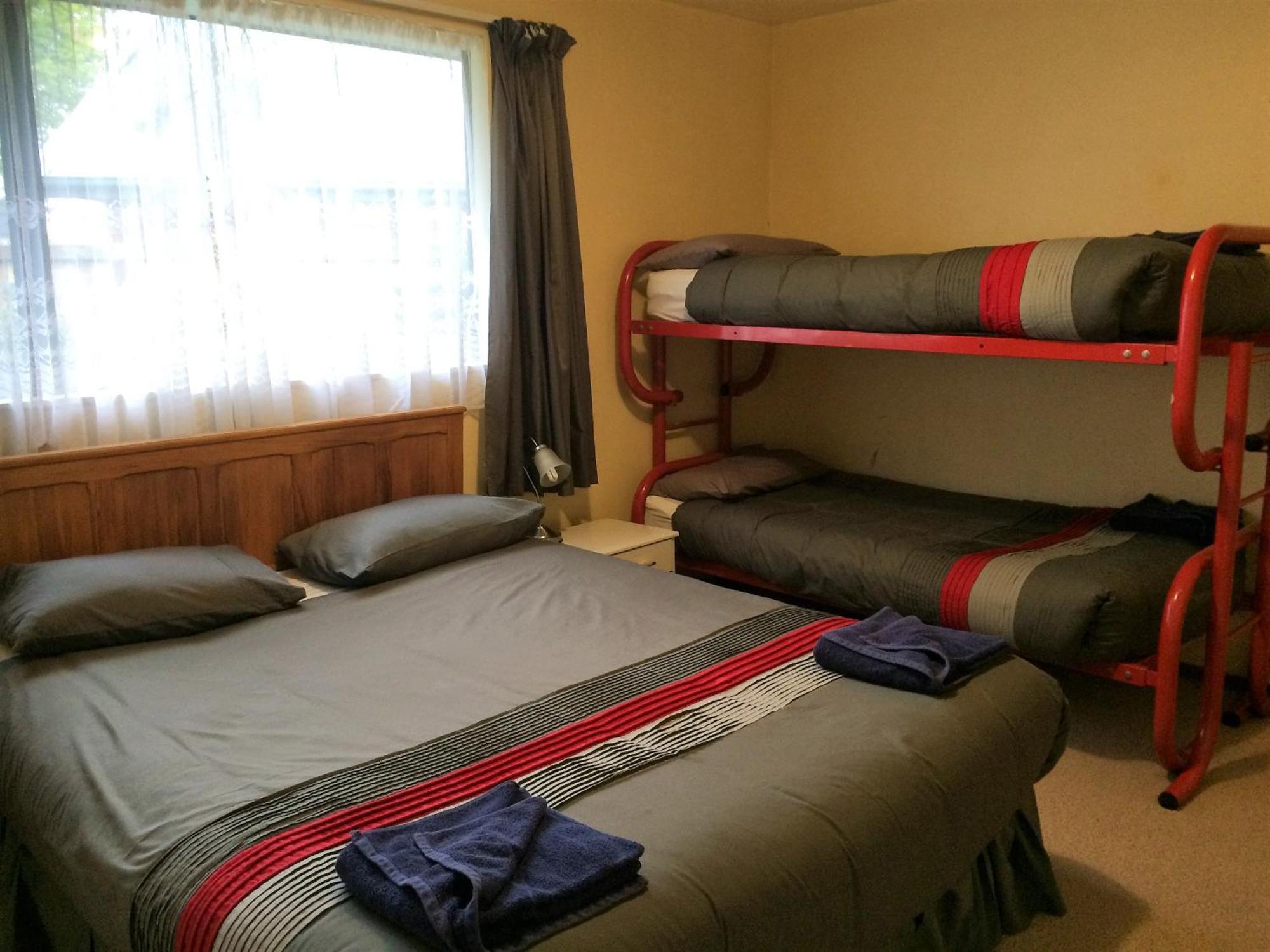 מת'בן Cedar Chalets And Barkers Lodge חדר תמונה