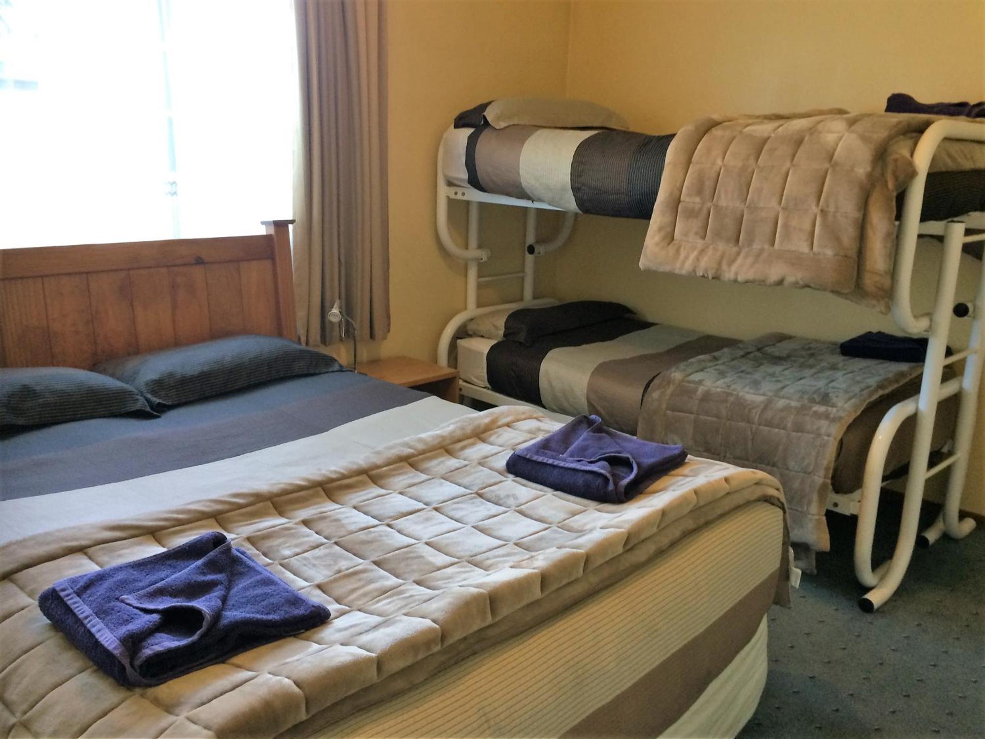 מת'בן Cedar Chalets And Barkers Lodge חדר תמונה
