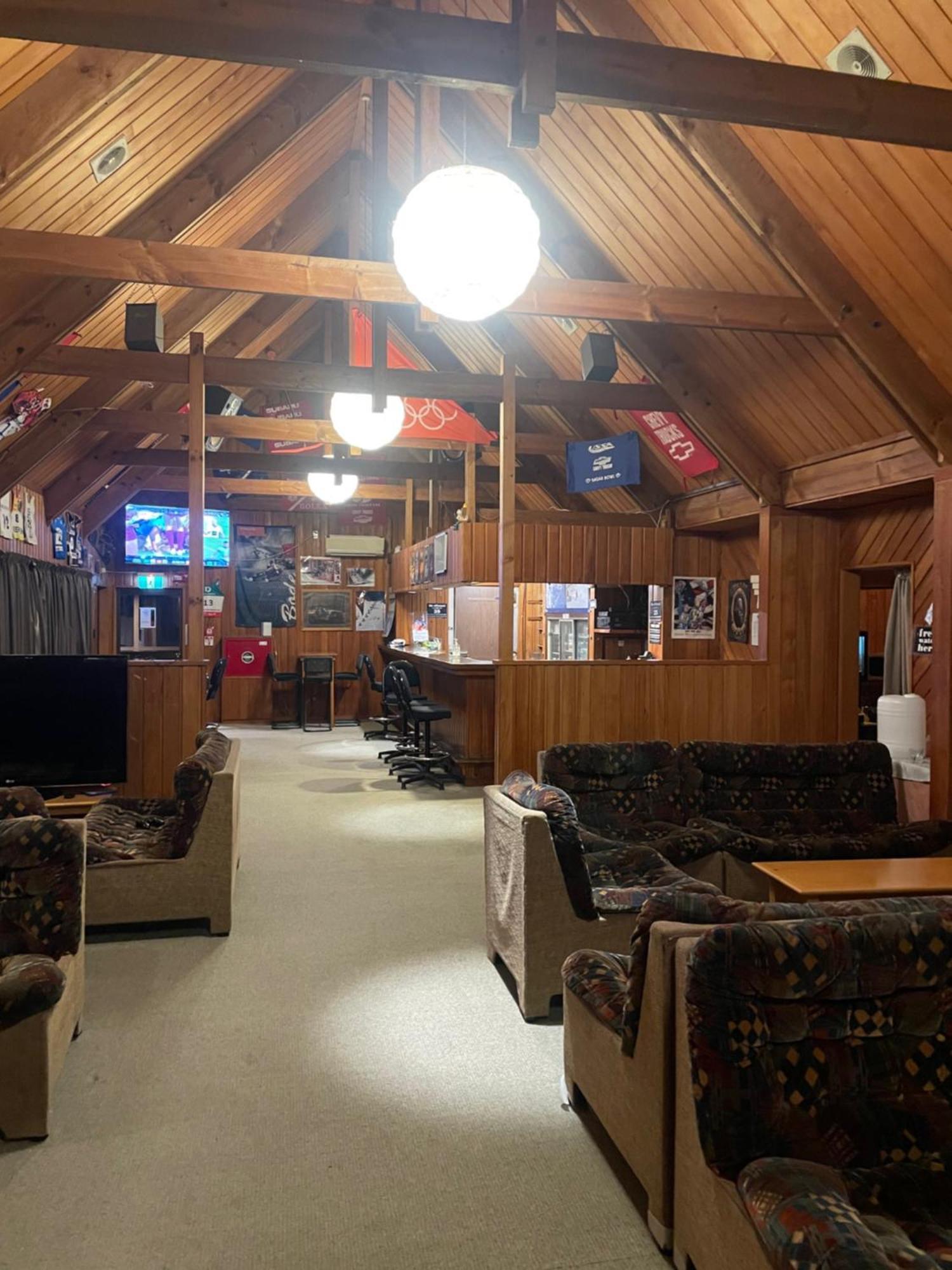 מת'בן Cedar Chalets And Barkers Lodge מראה חיצוני תמונה