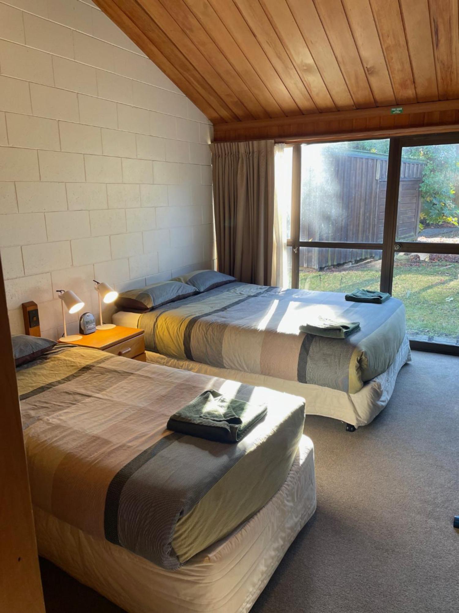 מת'בן Cedar Chalets And Barkers Lodge מראה חיצוני תמונה