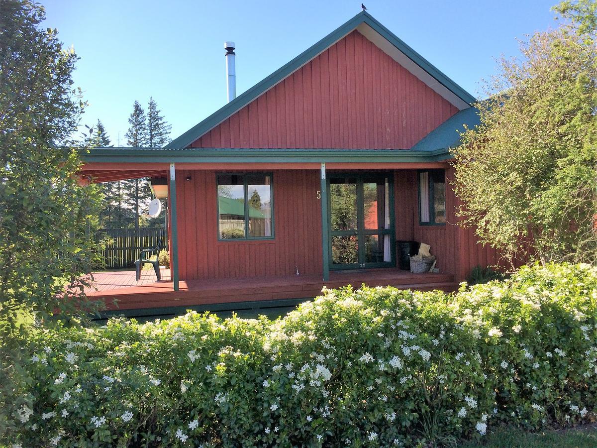 מת'בן Cedar Chalets And Barkers Lodge מראה חיצוני תמונה
