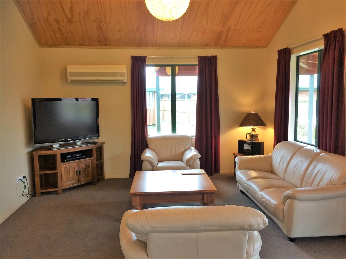 מת'בן Cedar Chalets And Barkers Lodge מראה חיצוני תמונה